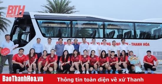 Trao tặng xe ô tô cho đội bóng chuyền nữ Xi măng Long Sơn – Thanh Hóa