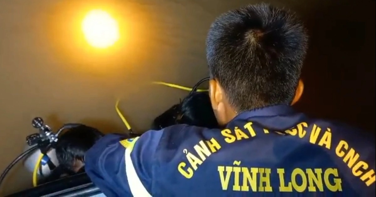 Lật ghe chở xi măng, một người mất tích