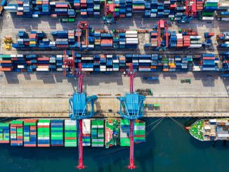 Xe tải công nghiệp / logistics — ảnh minh ha 1920×1080 (Pexels), không phải ội xe UltraTech