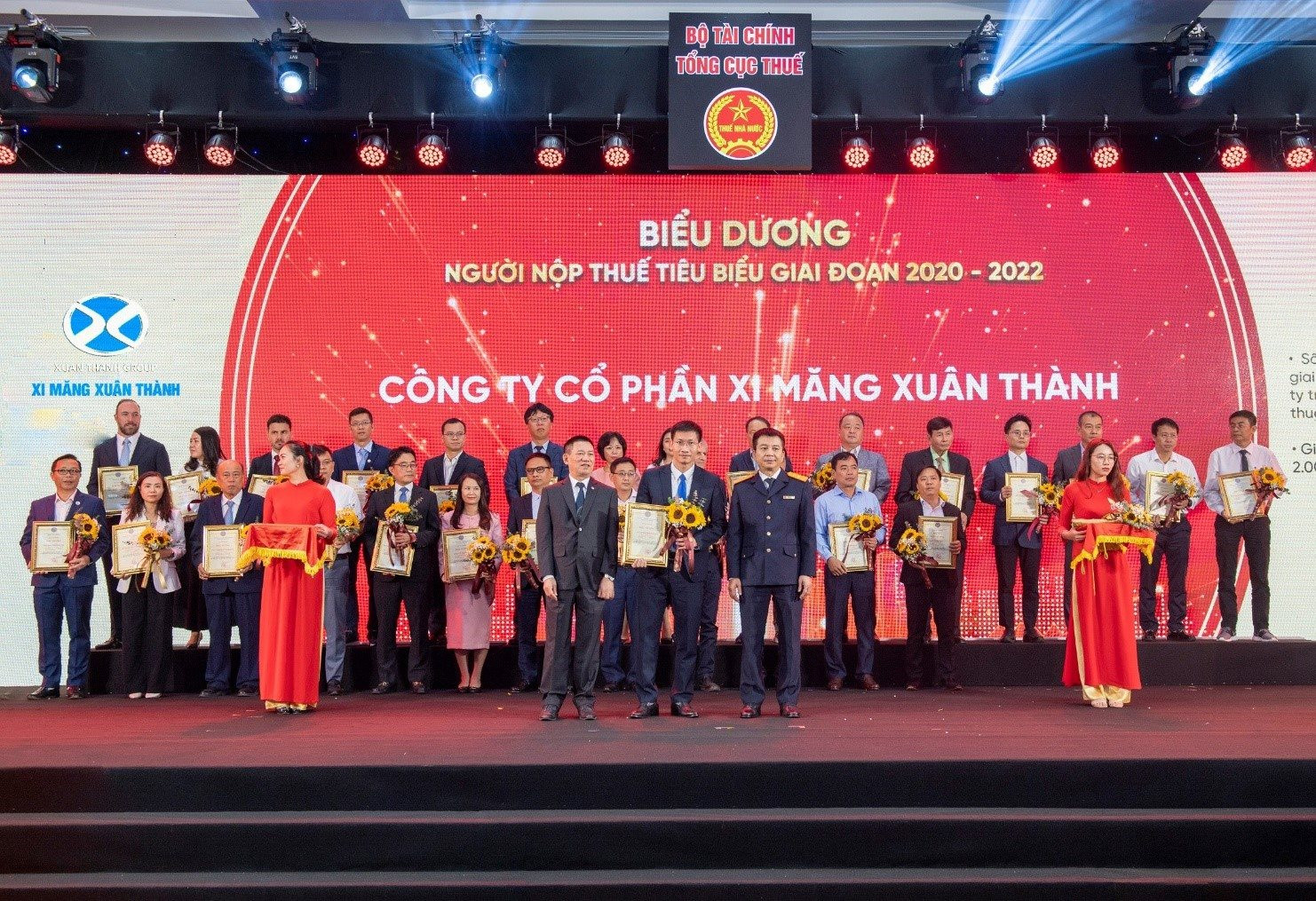 Xi măng Xuân Thành lọt Top Doanh nghiệp nộp thuế tiêu biểu