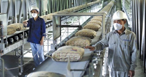 Doanh nghiệp xi măng, sắt thép, gạch ốp lát… cần gỡ khó